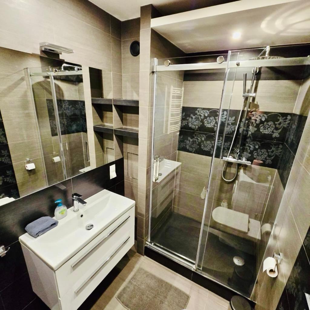 Apartament Z Widokiem Na Wawel W Centrum Miasta Cracovia Exterior foto
